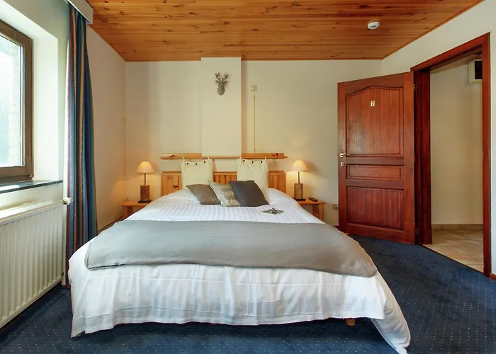 Group Getaway With Sauna Ferienhaus La Roche-en-Ardenne