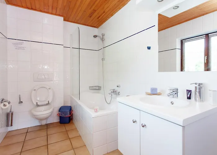 Ferienhaus Group Getaway With Sauna La Roche-en-Ardenne